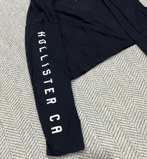 Hollister Women's Black Long Sleeve Crop Top thumbnail 3