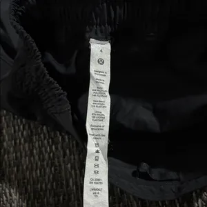 Lululemon Hotty Hot High-Rise Skirt *Long Mesh Swift Size 4 thumbnail 4