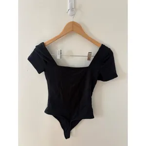 Babaton Contour Squareneck Short Sleeve Bodysuit Black Small S thumbnail 3