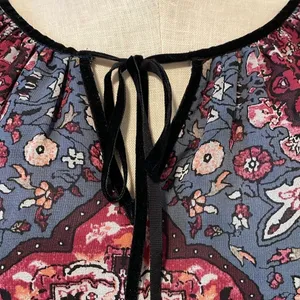 White House Black Market floral blouse sz 6 thumbnail 3