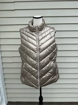 GAP | Metallic Gold Quilted Vest Size Large thumbnail 8