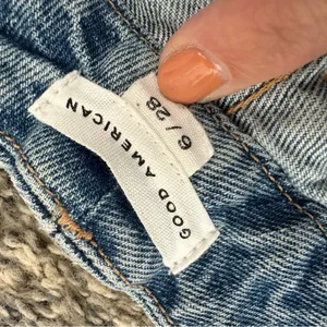 Good American The Weekender‎ Jeans 6 / 28 thumbnail 3