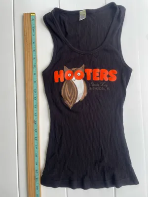 Hooters Restaurant Tank, Size L thumbnail 5