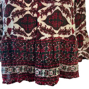 Hint of Blush Crop Top SZ LG Bare Shoulders 3/4 Bell Sleeve Black Red Boho Chic thumbnail 6
