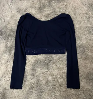 Victoria Secret Long Sleeve thumbnail 3