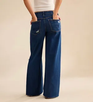 American Eagle Outfitters Low-Rise Baggy Ultra-Wide Leg thumbnail 3