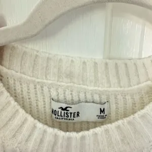 Hollister Classic Gray and White Knit Crewneck Sweater thumbnail 2