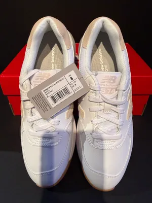 Women’s New Balance 574 size 8W thumbnail 3