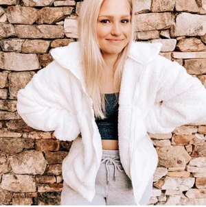 White Sherpa Jacket Size L thumbnail 2