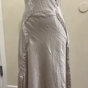 Tara Subkoff for Bebe Platinum‎ Satin Rhinestone Bow Maxi Gown Dress 0 Prom Hoco thumbnail 4