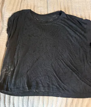 Lululemon Top thumbnail 1