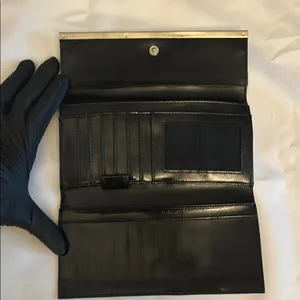 GUESS Black Wallet with Silver Accent – EUC thumbnail 5
