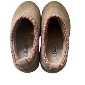 Tan Mules with Pink Trim thumbnail 2