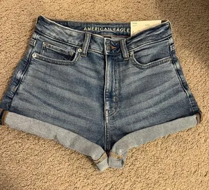 american eagle shorts  thumbnail 1