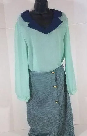 Blouse and skirt Size L thumbnail 1