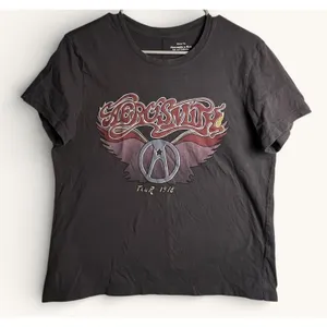 Aerosmith 1978‎ Tour Tee Abercrombie Fitch Womens Small Graphic Band Shirt thumbnail 1