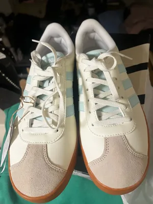 Adidas Women’s Sneakers gumsole thumbnail 3