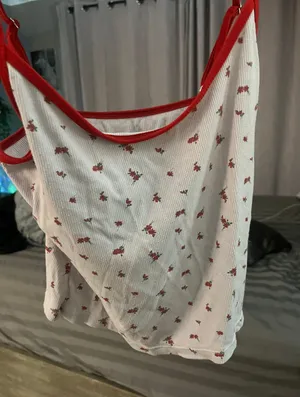 White Fox Boutique thumbnail 1