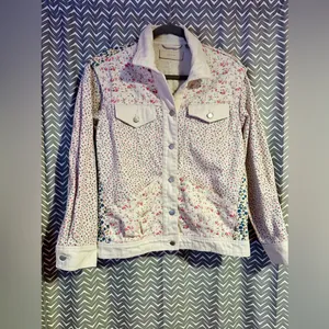 Blank NYC | Floral Patchwork Denim Tucker Jacket, XS thumbnail 4