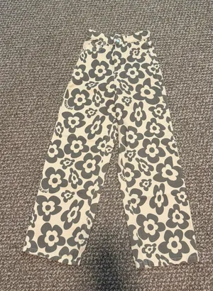 Shekou Wide Leg Floral Print Pants — Cream & Sage Green, Long for a typical xxs thumbnail 1