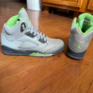 Air Jordan thumbnail 2