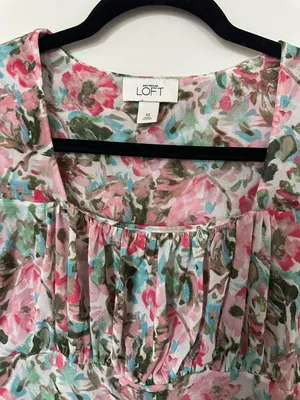 Ann Taylor Loft Pink Floral Mesh Ruched Short Sleeve Top XS thumbnail 2