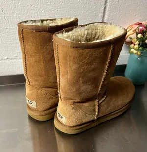 UGG Classic Chestnut Boots thumbnail 6