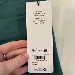 NWT alo shorts thumbnail 3