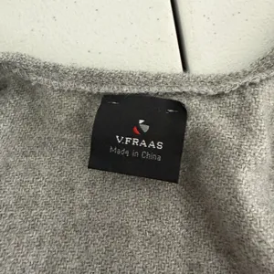 V. Fraas Wrap Shawl Scarf Womens One Size Plaid Fringe Open Front Grey thumbnail 5