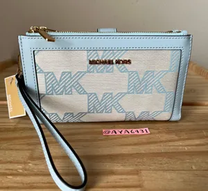 Michael Kors Wallet thumbnail 1