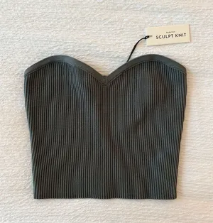 NWT Aritzia Sculpt Babaton Knit Tank thumbnail 1