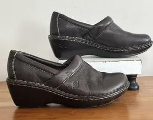 Born Womens Clogs Shoes Leather Upper Browns Size‎ 8/39 Logo Black Soles thumbnail 1