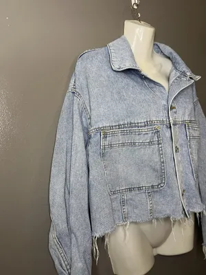 ZARA Denim Jacket Womens Small Cropped Raw Hem Oversized Pockets Button Front thumbnail 3