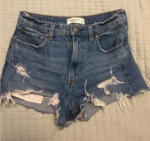 Abercrombie High Rise Mom Shorts 27 thumbnail 1