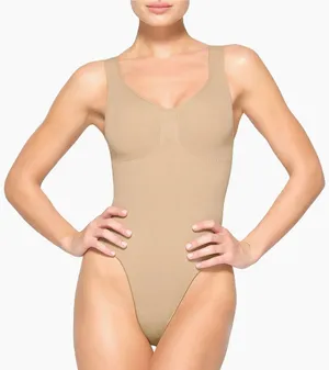 NEW SKIMS Seamless Sculpt Scoopneck Thong Bodysuit in Clay Size Small thumbnail 1