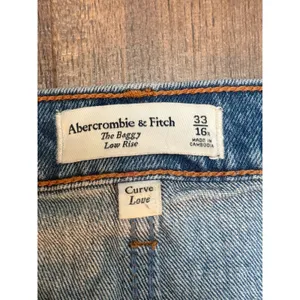 Abercrombie & Fitch Curve Love The Baggy Low Rise Jeans 33 16R Medium Wash thumbnail 3