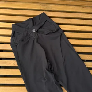 High Waist Leggings High Rise X Cut Leggings Slim Fit Pants Yoga Pants Gym Pant thumbnail 6