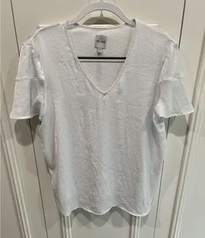 Nic + Zoe Mixed Media Flutter Sleeve Top White Linen Blend Classic Neutral Clean thumbnail 1