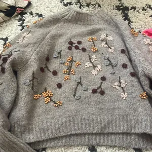 ZARA Special Edition  Beaded knit sweater thumbnail 1