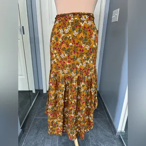 Hayden‎ Floral Cottagecore MIDI Wrap Skirt thumbnail 4