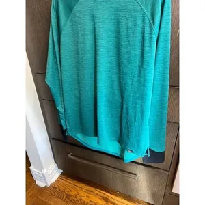 Patagonia woman's large long sleeve shirt thumbnail 2