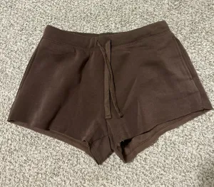 Brown sweat shorts Size M thumbnail 1
