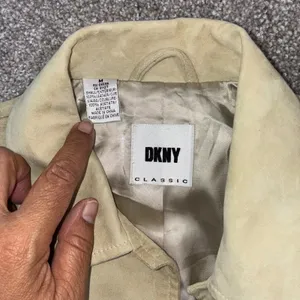 DKNY Classic Beige Suede Blazer Jacket Womens‎ Size Medium Button Front Pockets thumbnail 9