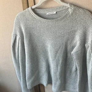 FINAL MARKDOWN Zara Gray Women's heavyweight Crew Neck Sweater small thumbnail 1