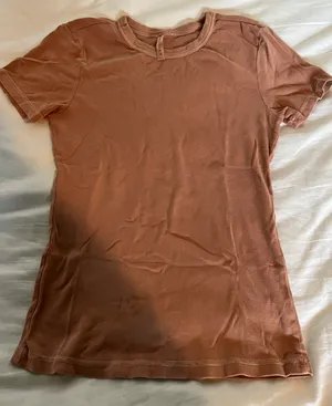 Fabletics T-Shirt thumbnail 1