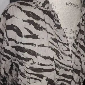 Cloth & Stone Womens Zebra Animal Print Long Sleeve Button Down Shirt Medium‎ thumbnail 3