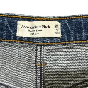 Abercrombie & Fitch The Mom Short High Rise Denim Cutoff Blue Womens 27 4 thumbnail 4