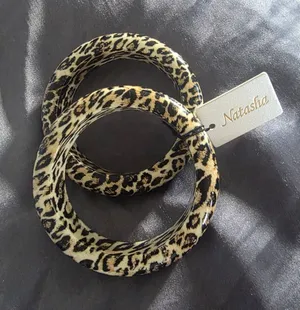 Natasha Cheetah Leopard Animal Print Chunky Lucite Stacked Bangle Bracelets thumbnail 1
