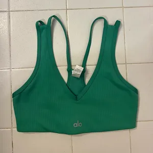 Alo Sports Bra - Kelly Green thumbnail 3