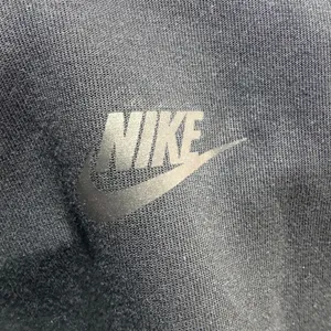 Nike Tech Fleece Turtleneck Women Large Black DD5628-010 Mock Neck Gorpcore Tech thumbnail 4